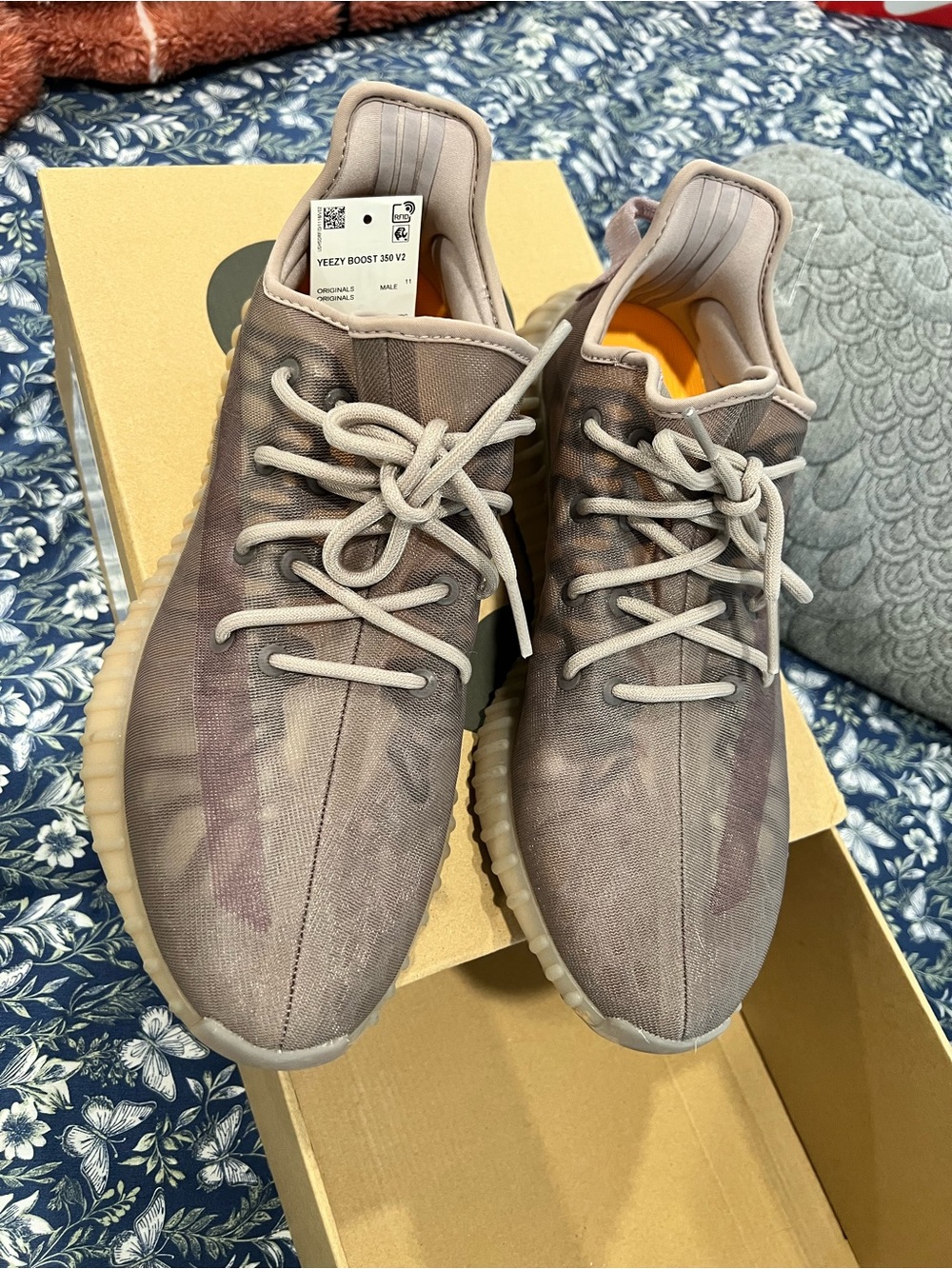Men’s Adidas Yeezy Boost 350 V2 Mono Mist Size 11.